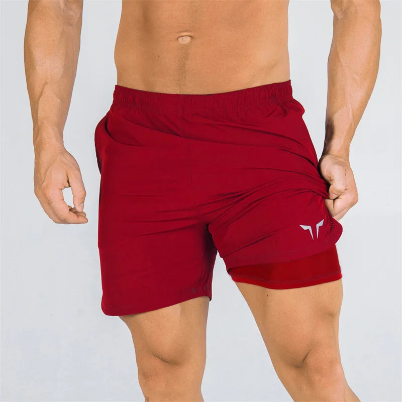 Shorts esportivos de duas camadas